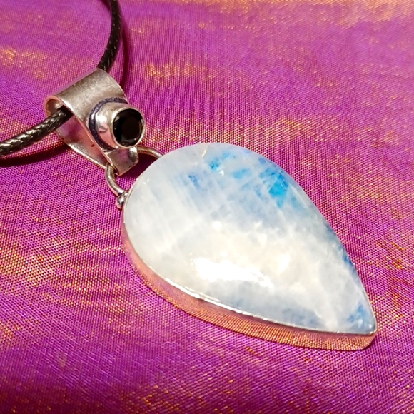 Rainbow moonstone onyx silver pendant handmade blue black gemstone white gem - Picture 5 of 7